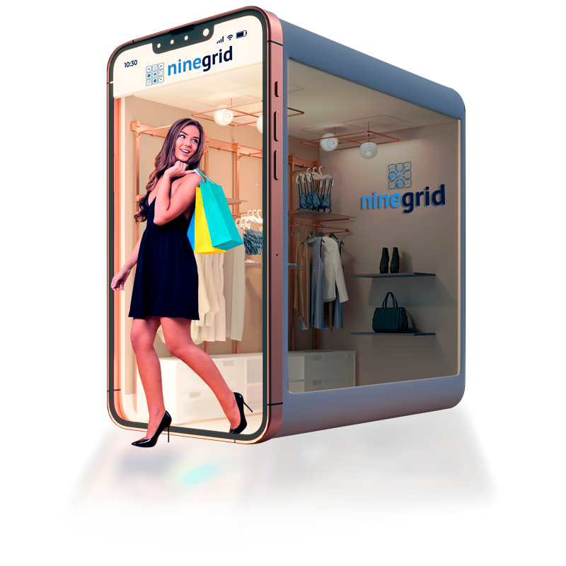 Ninegrid Varejo - Mulher feliz saindo da loja virtual m-commerce com compras